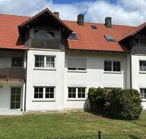 Großzügiges Wohnen im Erdgeschoss mit großem Garten in ruhiger und sonniger Lage - Neufahrn in Niederbayern