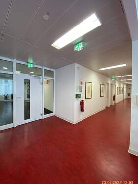 Mietflächenzugang - 4 Zimmer Büro in Berlin