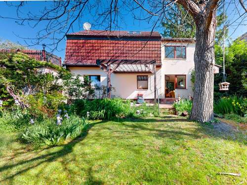 Titelbild - Freistehendes Einfamilienhaus mit Dachterrasse, Garten und viel Platz auf drei Etagen