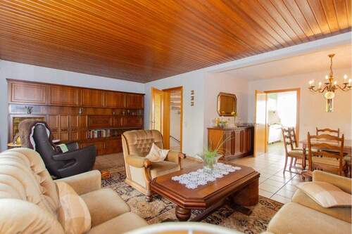 5. Wohnzimme, Blick in die Küche - 