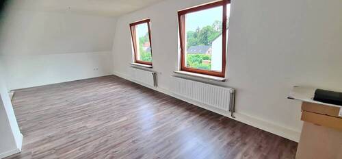 Wohnzimmer - Lesum - Blick über die Dächer, gemütliche 2 Zimmer frisch modernisiert und neue Fenster - ruhig gelegen!
