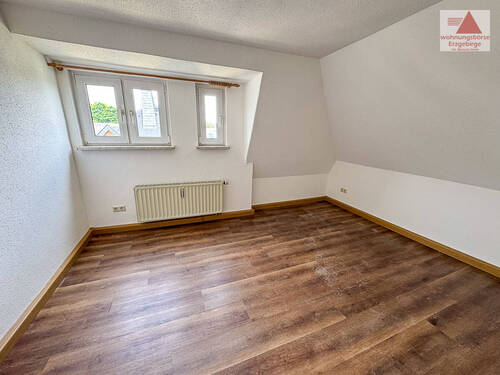 Wohnzimmer - 2 Zimmer Etagenwohnung zur Miete in Grünhain-Beierfeld