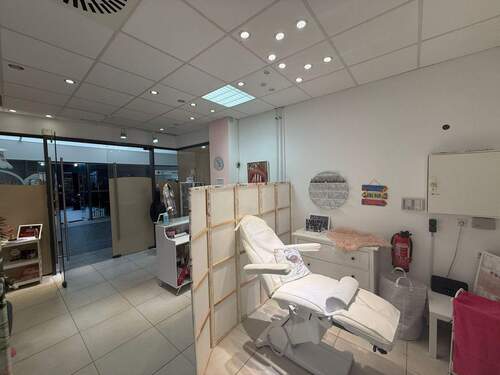 Der angebotene Shop - Gewerbeobjekt (Büro, Produktion, Verkauf) in Herbolzheim