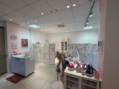 Der angebotene Shop - Gewerbeobjekt (Büro, Produktion, Verkauf) in Herbolzheim zur Miete