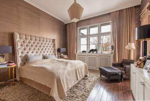 Freundlicher Schlafbereich mit eigenem Balkon - 