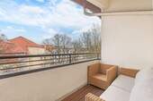 Balkon mit offenem Blick über die Umgebung - 