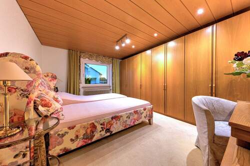Schlafzimmer EG - 