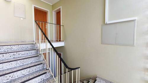 Treppenhaus - 2 Zimmer Etagenwohnung zum Kaufen in Uetersen