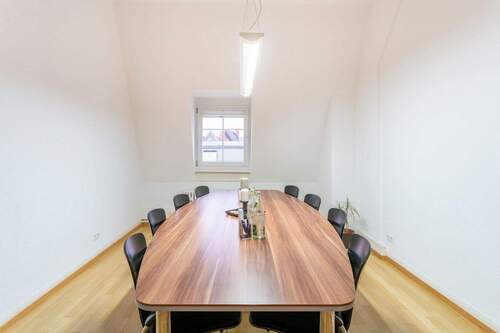 Besprechung - Konferenzraum - 
