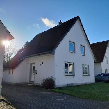 Ansicht Straße - 4 Zimmer Einfamilienhaus zum Kaufen in Brake