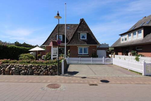 Außenansicht - Wohntraum in HörnumSylt: Freistehendes Ein-Zweifamilienhaus mit ca. 294 qm Wohn- und Nutzfläche