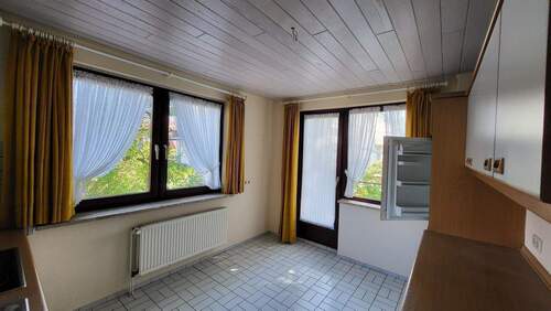 Küche mit Zugang zum Garten - 