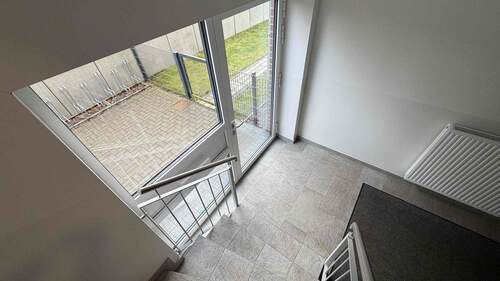 Hauseingang - 3 Zimmer Etagenwohnung zur Miete in Groß Nordende