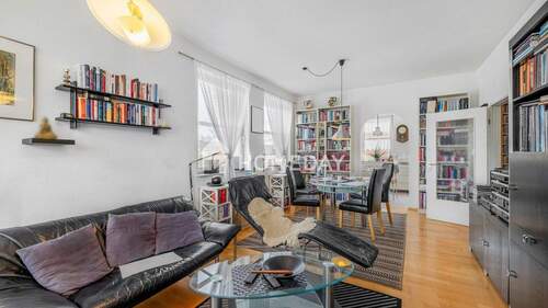 Wohnzimmer 1 - 4 Zimmer Etagenwohnung zum Kaufen in Kaufbeuren