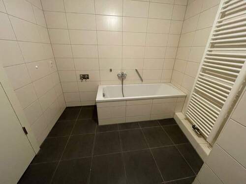 Badezimmer - Etagenwohnung mit 48,80 m&sup2; in Limbach-Oberfrohna zur Miete