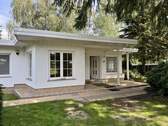 Außenansicht - Rückzugsort im Grünen - Idyllischer Bungalow nahe Berlin mit großem Grundstück und Jacuzzi