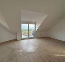 Ihr neues Zuhause wartet: Erstbezug 3-Zimmer-Dachgeschosswohnung mit Einbauküche zu vermieten! - Gundelsheim / Höchstberg