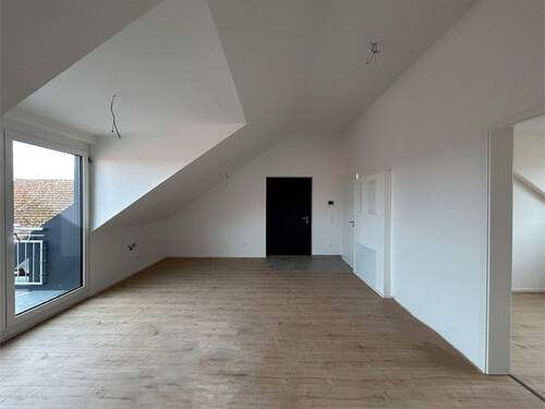 Wohnzimmer - 2 Zimmer Etagenwohnung zur Miete in Gundelsheim / Höchstberg