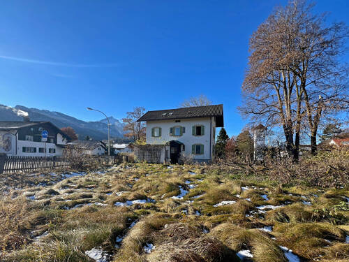 Grundstück mit Altbestand - 