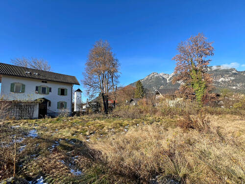 Grundstück mit Altbestand - 