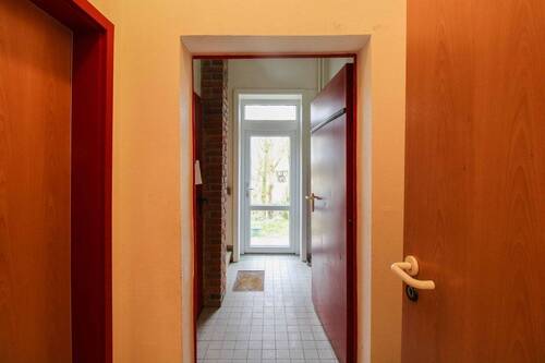 Durchgang zur Einliegerwohnung - 