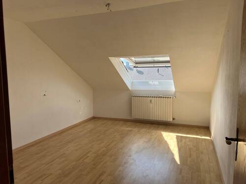 Schlafzimmer - Etagenwohnung mit 70,00 m² in Lehrberg zur Miete