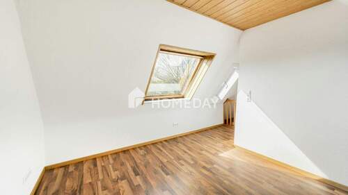 1. OG Schlafzimmer 1 - 