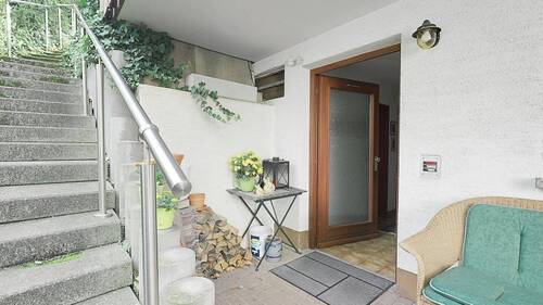 Hauseingang - Gemütliche Zwei-Zimmerwohnung - ruhig und zentral in Merzhausen