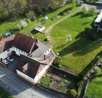 Gebäudeensemble mit drei Wohnhäusern und Bebauungsmöglichkeit - Kottweiler-Schwanden