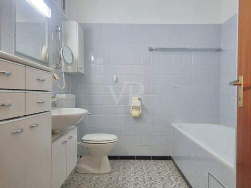 Gepflegtes Vollbad - 