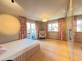 Schlafzimmer mit Balkonzugang - 