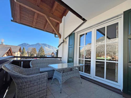 Balkon mit Südausrichtung - Etagenwohnung mit 121,00 m² in Garmisch-Partenkirchen zum Kaufen