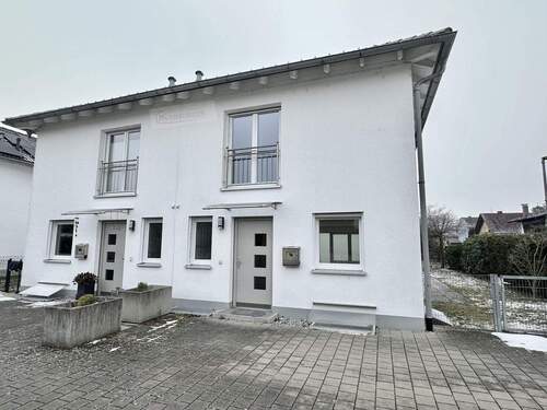 Haus Nr. 14 und 14 a mit Stellplatz vor Nr. 14 - Mehrfamilienhaus, Wohnhaus mit 207,80 m&sup2; in Eichenau zum Kaufen