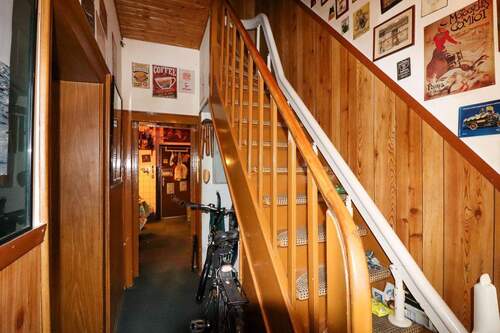 Diele - 5 Zimmer Reihenmittelhaus zum Kaufen in Neuss