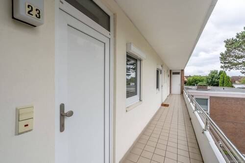 Zugang zur Wohnung über den Laubengang - 