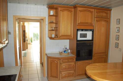 EFH: EG Küche (Blick z. WoZi.) - 8 Zimmer Einfamilienhaus zum Kaufen in Salzgitter