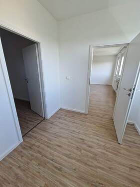 Flur - 3 Zimmer Etagenwohnung in Magdeburg