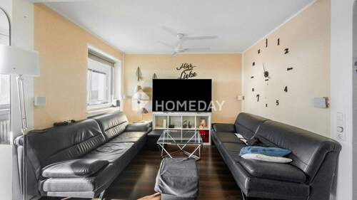 Wohnzimmer 1 - Charmante 3-Zimmer-Wohnung mit Wintergarten und Sauna in begehrter Lage von Detmold