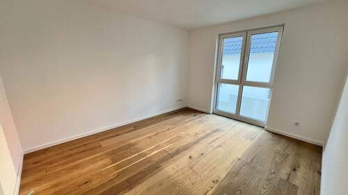 Schlafzimmer - Etagenwohnung mit 85,30 m&sup2; in Auenstein-Ilsfeld zur Miete