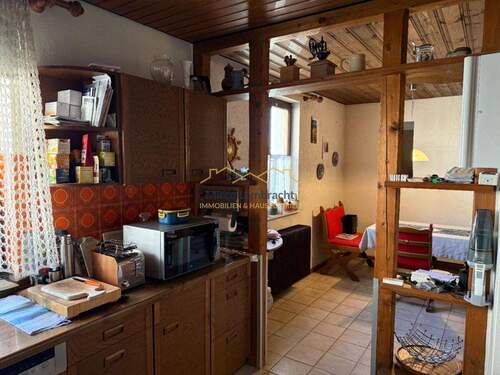 Blick von Küche ins Esszimmer - 