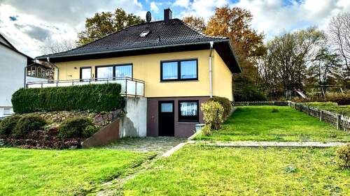 Hausansicht - 5 Zimmer Bungalow in Neuenstein