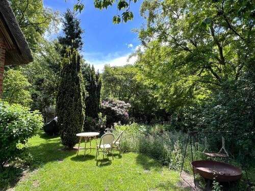 großzügiger ländlicher Garten - 