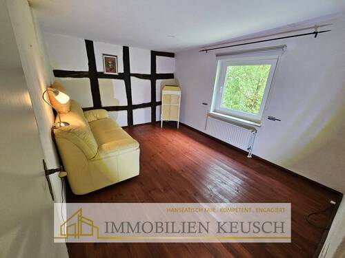 kl. Wohnzimmer oder Kinderzimmer - 