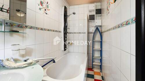 EG Badezimmer 1 2 - 
