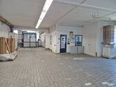 Hallenbüro - 