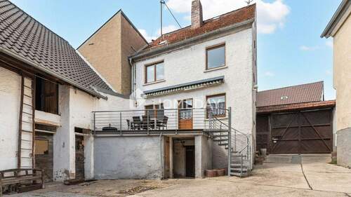 Außenansicht 2 - Ehemaliger Bauernhof mit PV-Ertrag und Nebengebäuden