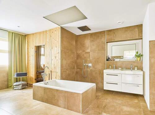 Wellnes-Bad mit Sauna - 