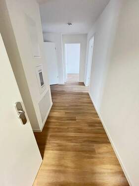 Flur - Etagenwohnung mit 76,20 m&sup2; in Villingen-Schwenningen zur Miete