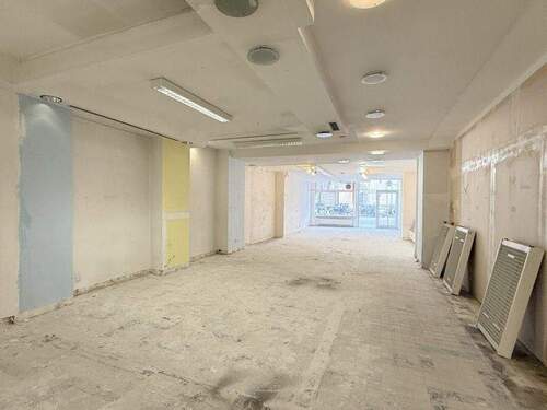 Aktuelle Innenansicht - Laden 10 - 