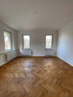 Herrschaftliches Wohnen - 3 Zimmer Etagenwohnung zur Miete in Fürth